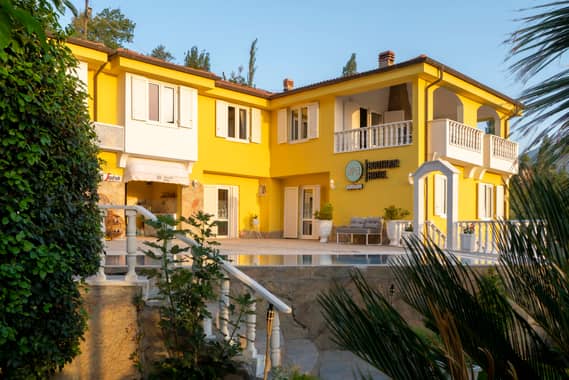 Apa Boutique Hotels
